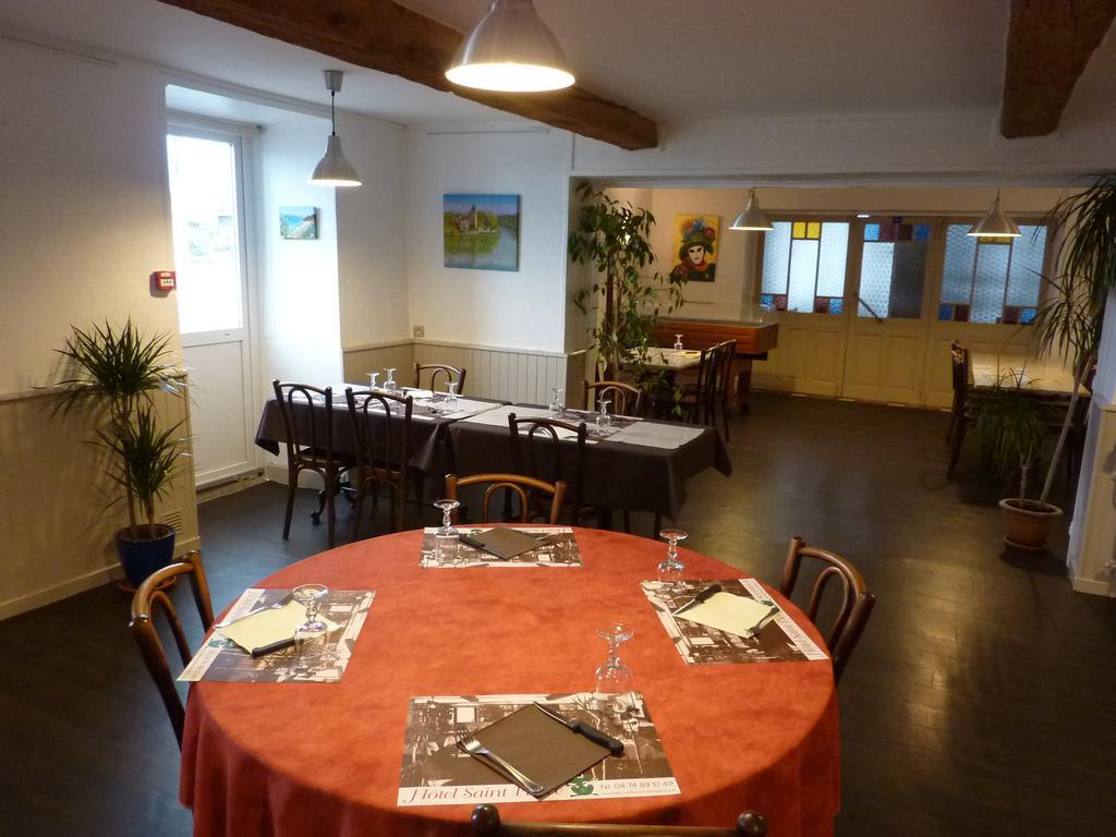 Hotel Saint Pierre Les Sauvages  Exteriör bild