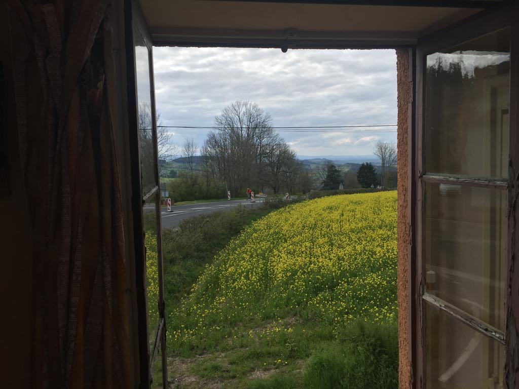 Hotel Saint Pierre Les Sauvages  Exteriör bild